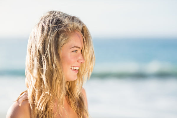 Rimedi naturali per prevenire la caduta dei capelli durante l'estate
